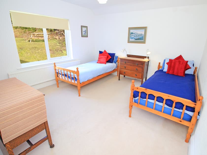 Bedroom 3, Twin bedroom | Sea View House, Borth Y Guest, near Porthmadog