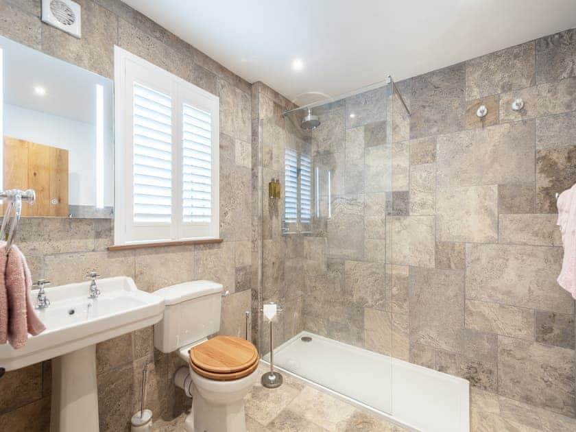 Shower room | The Railway Sleeper, Sandilands, near Lanark