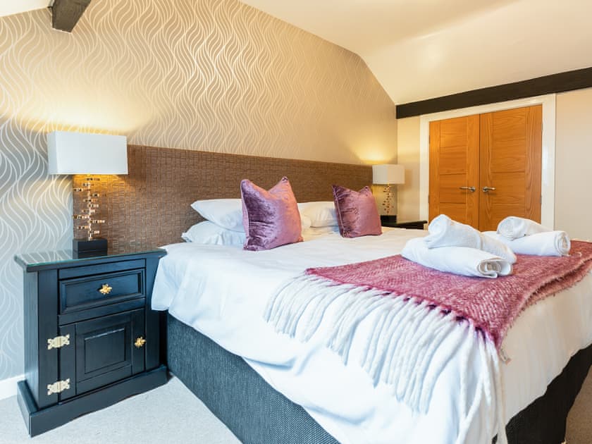 Relaxing bedroom with zip-link bed which can be double on request | Ty Bach Twt, Dyffryn Ardudwy, near Barmouth