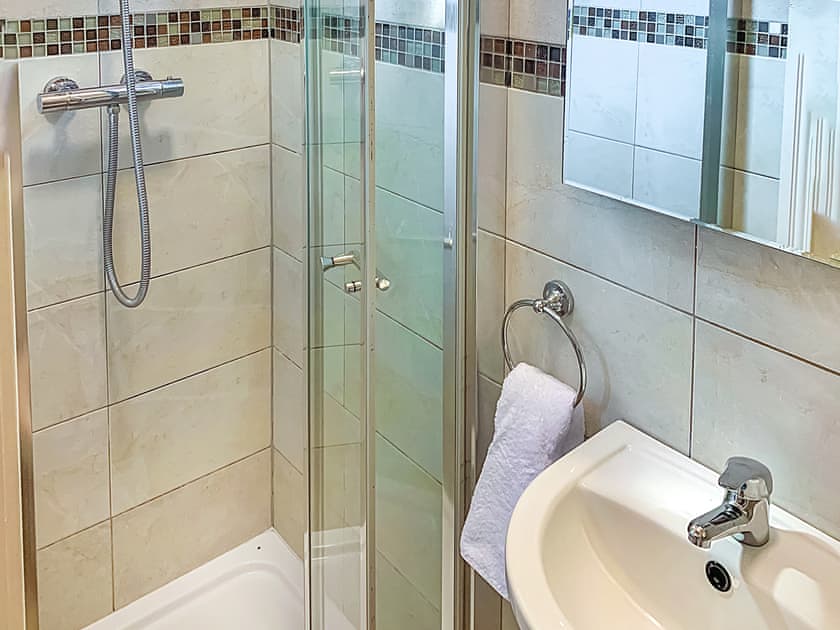 Bathroom | Oak Tree Lodge, Dartmouth