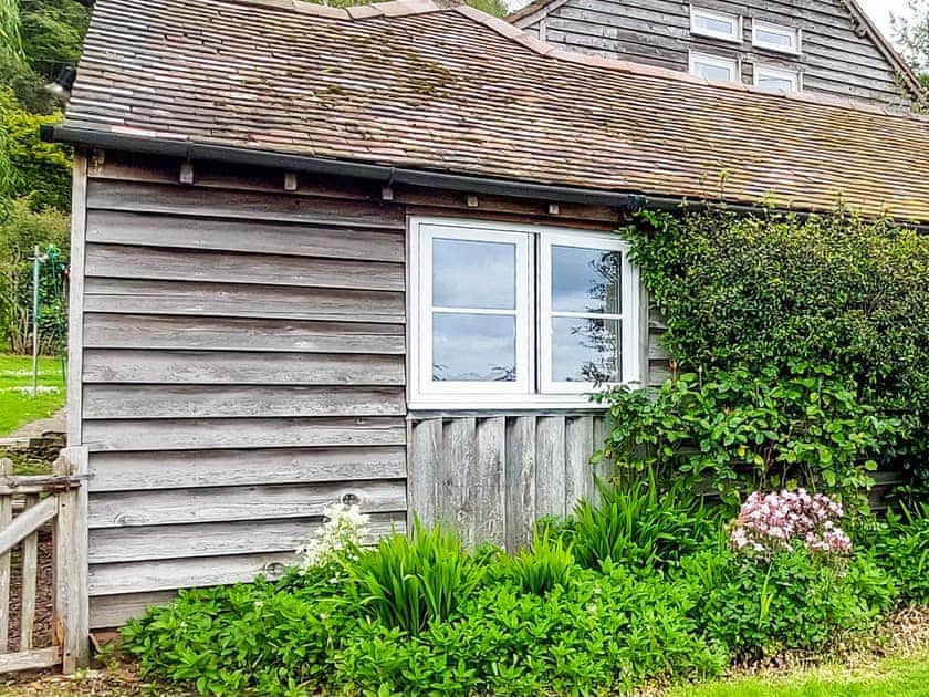 Exterior | Duck Pond - Whitewells Farm, Ridgeway Cross, near Malvern