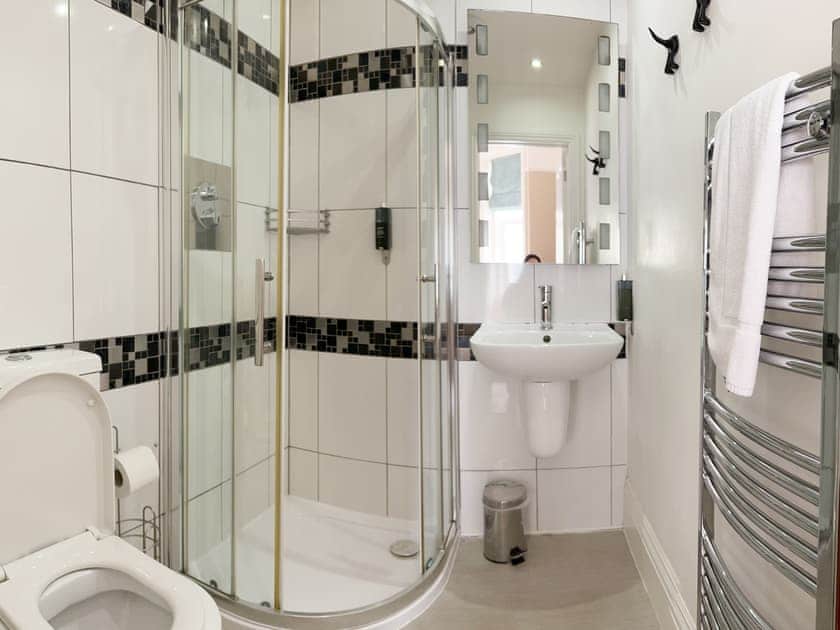 Shower room | Apartment 1 - Alum Chine, Westbourne, near Bournemouth