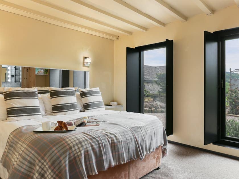 Relaxing double or twin bedroom | Harthill Barn - Harthill Hall, Alport, near Bakewell