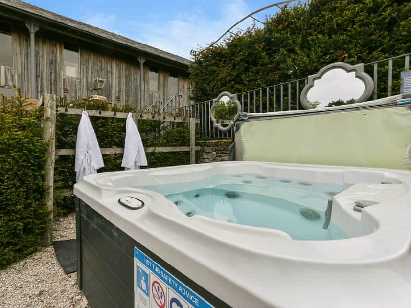 Hot tub | Harthill Barn - Harthill Hall, Alport, near Bakewell