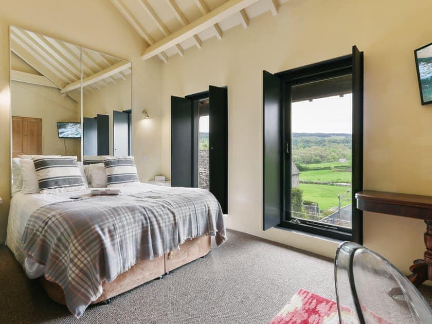 Bedroom 1, double or twin and bunks for 2 children under 8 years of age, with en-suite | Harthill Barn - Harthill Hall, Alport, near Bakewell
