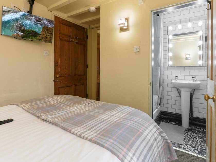 Bedroom 2, double or twin, with en-suite | Harthill Barn - Harthill Hall, Alport, near Bakewell