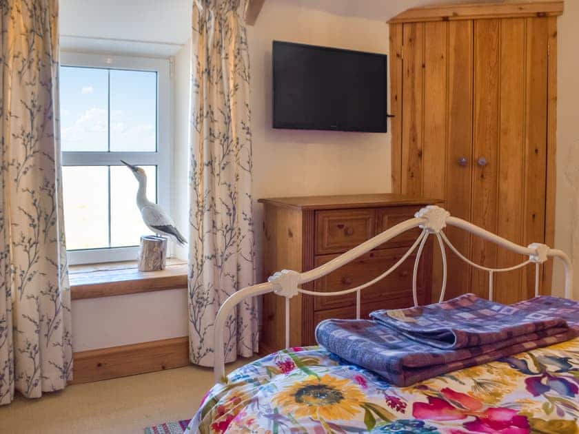 Double bedroom | Puffin Cottage, Berea, near St Davids