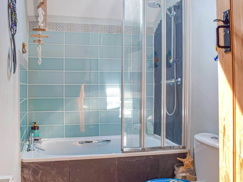 Bathroom | Puffin Cottage, Berea, near St Davids