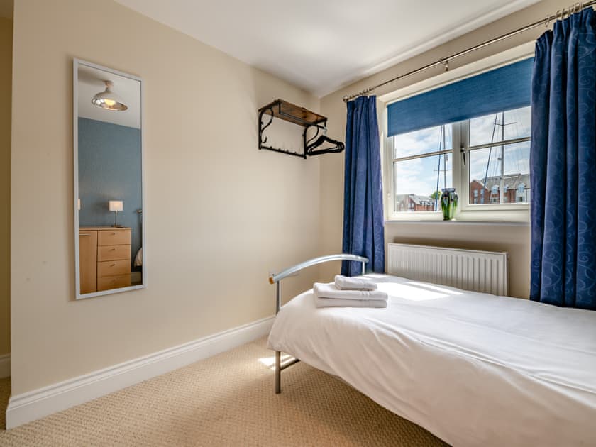 Twin bedroom | The Signal House, Whitby