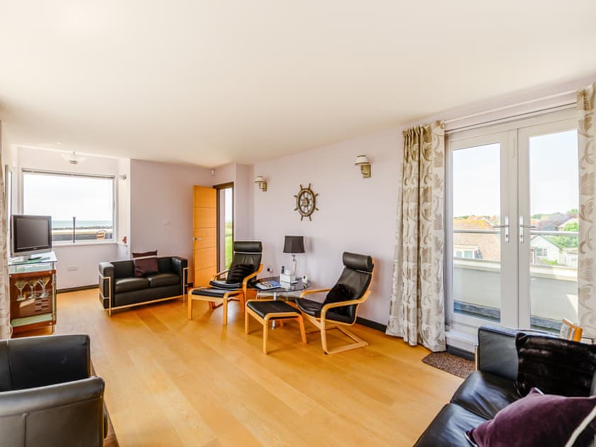 Living room | Three Decks, Elmer