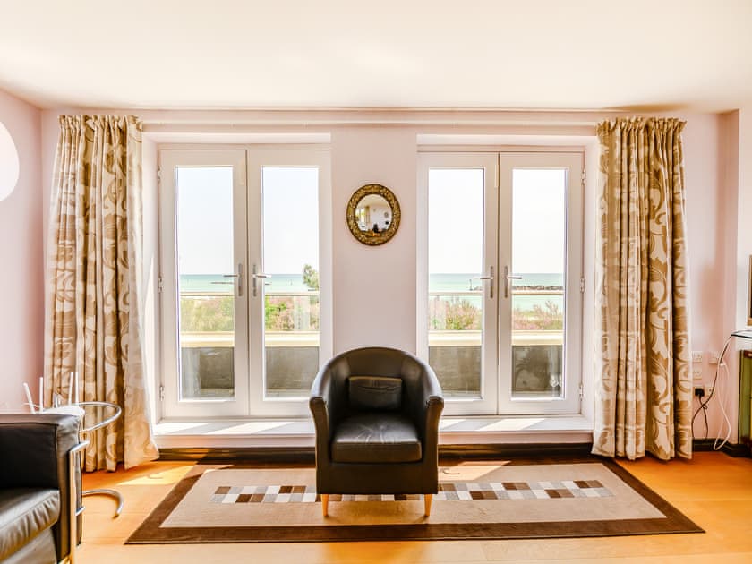 Living room | Three Decks, Elmer