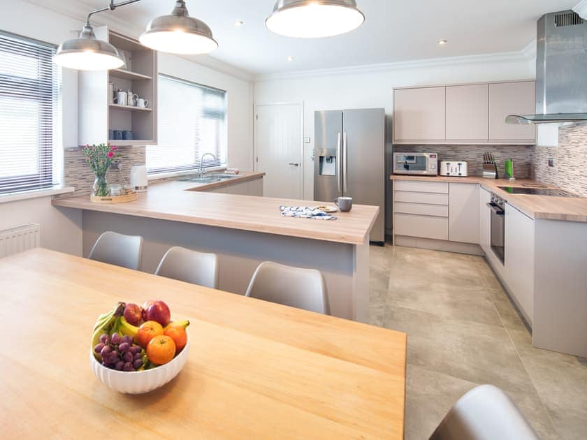 Kitchen/diner | Gwynt y Mor - Gwbert Holiday Cottages, Gwbert, near Cardigan