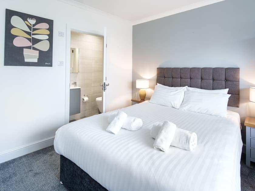 Double bedroom | Gwynt y Mor - Gwbert Holiday Cottages, Gwbert, near Cardigan