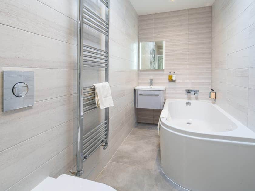 Bathroom | Gwynt y Mor - Gwbert Holiday Cottages, Gwbert, near Cardigan