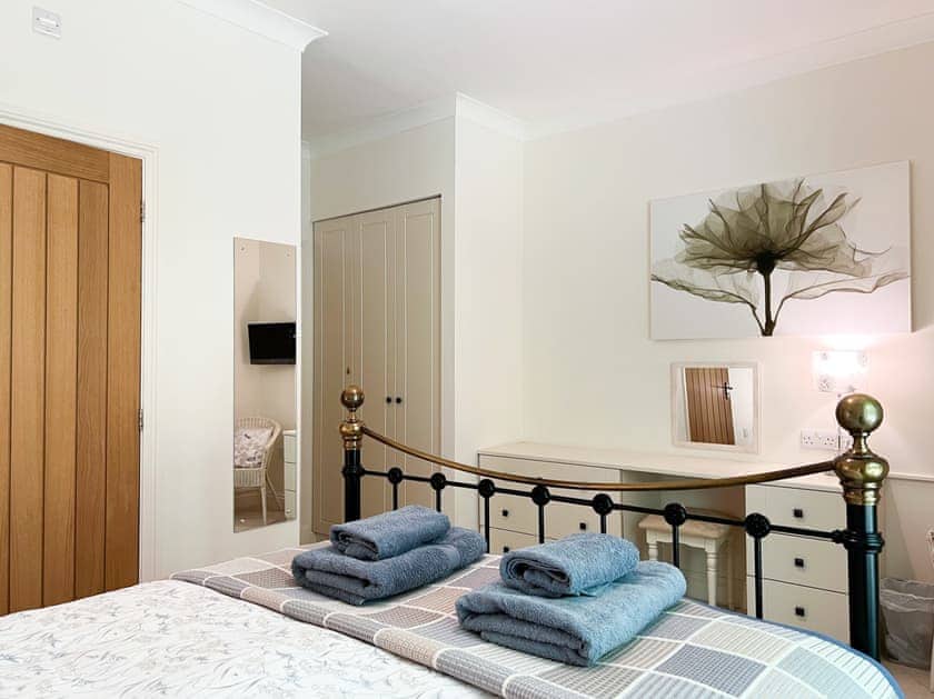 Double bedroom | 6 Ladstock Hall - Ladstock Hall, Thornthwaite