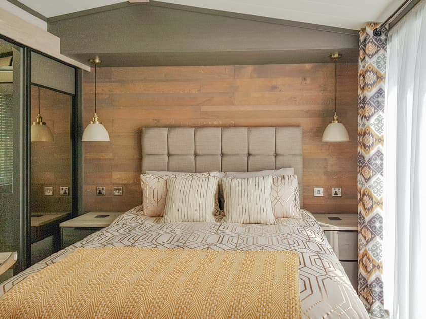 Double bedroom | Ben Vorlich Lodge, St Fillans