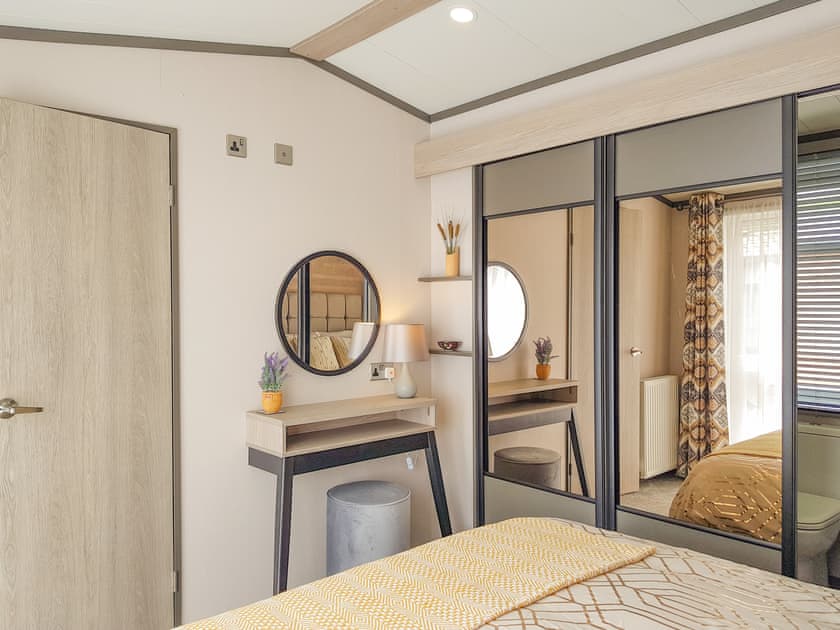 Double bedroom | Ben Vorlich Lodge, St Fillans