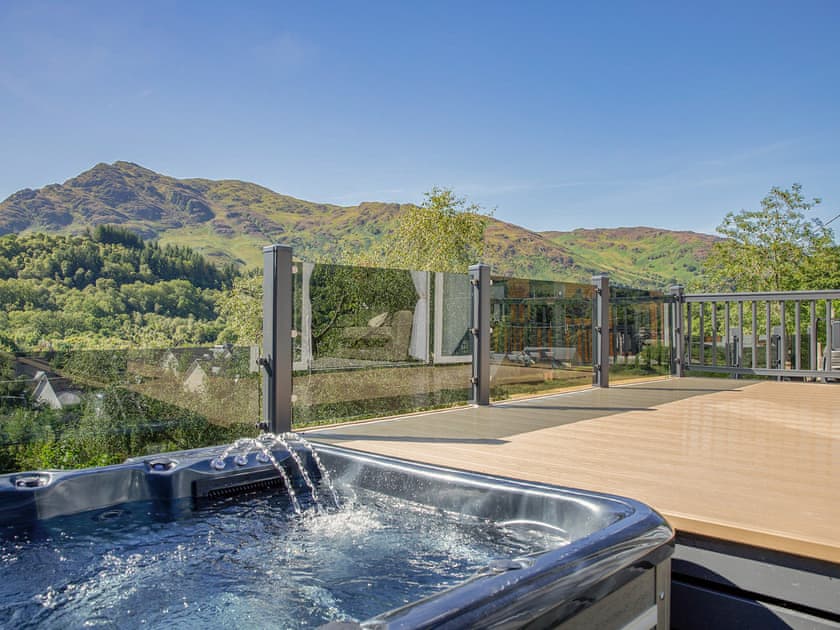 Hot tub | Ben Vorlich Lodge, St Fillans