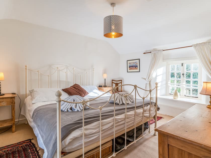 Double bedroom | Forge Cottage, Tredinnick, near Wadebridge