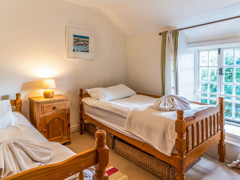 Twin bedroom | Forge Cottage, Tredinnick, near Wadebridge