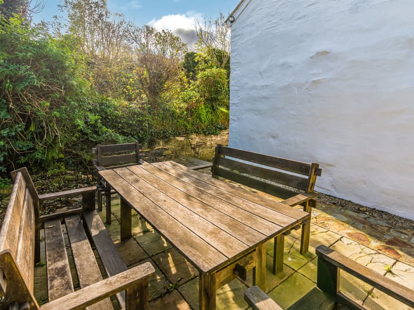Sitting-out-area | Forge Cottage, Tredinnick, near Wadebridge