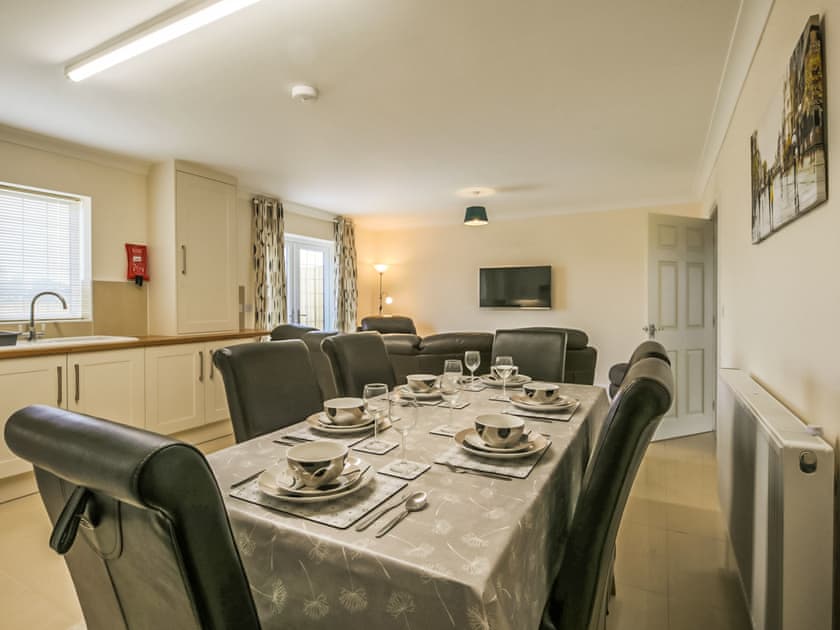 Kitchen/diner | 2 Dawson Court - Dawson Park, Mablethorpe