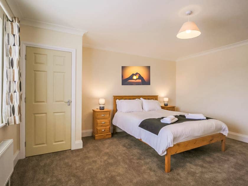 Double bedroom | 2 Dawson Court - Dawson Park, Mablethorpe