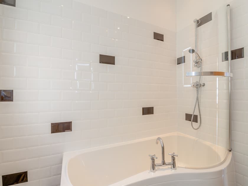 Bathroom | Rockcliffe, Aberdovey