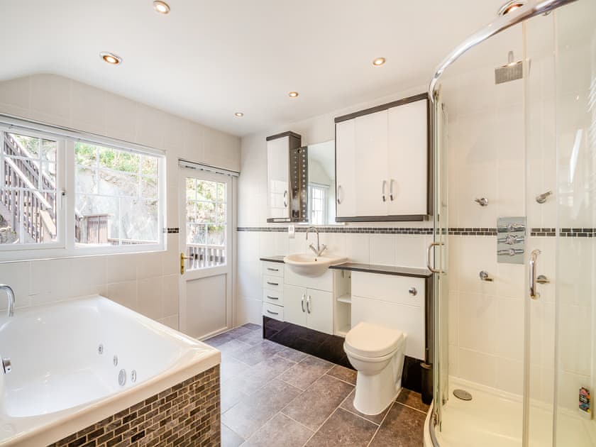 Bathroom | Rockcliffe, Aberdovey