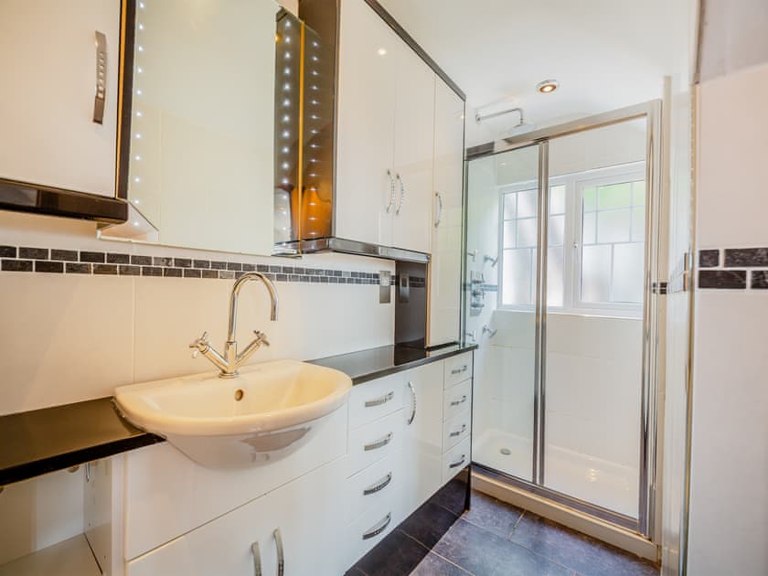 Bathroom | Rockcliffe, Aberdovey