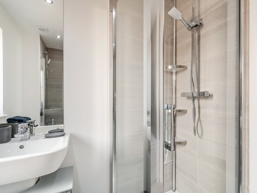 Bathroom | Blue Skies, Sageston