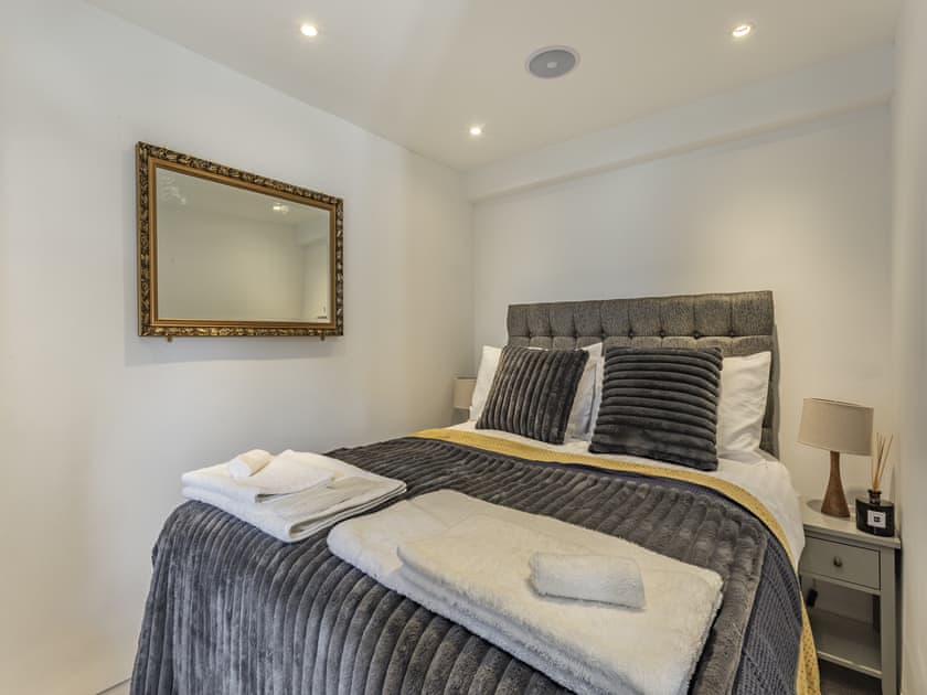 Double bedroom | St Margarets Cottage, Old King’s Lynn