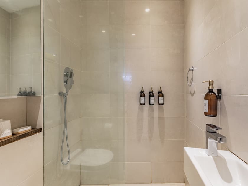 Shower room | St Margarets Cottage, Old King’s Lynn