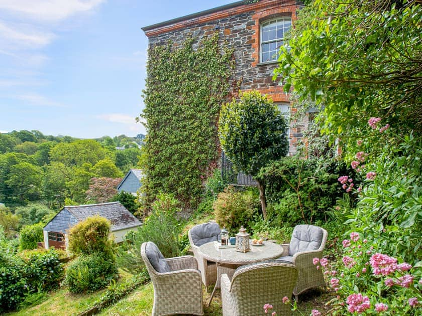 Sitting-out-area | Lynwood, Boscastle