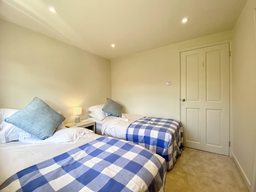 Twin bedroom | The Granary, Poulshot, near Devizes