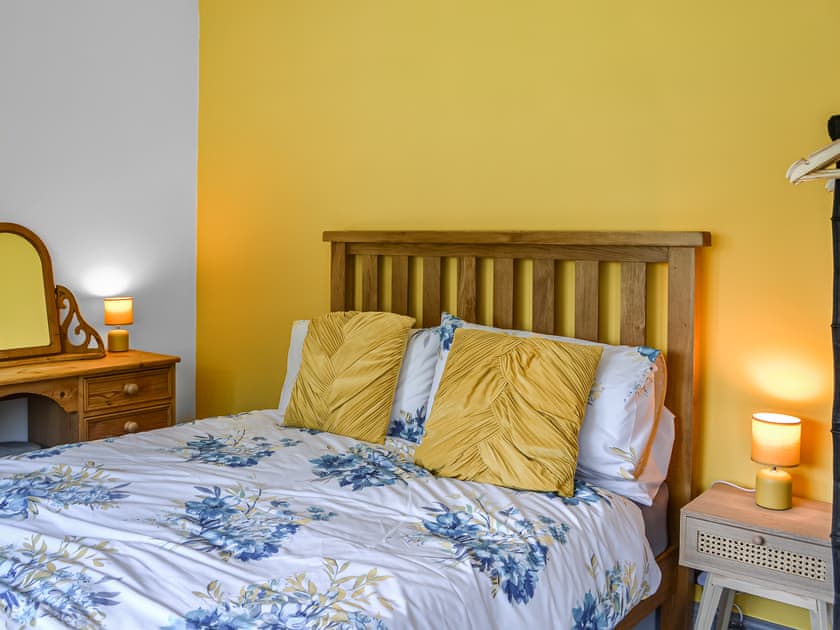 Double bedroom | Emmotland Retreat - Emmotland Holidays, Driffield