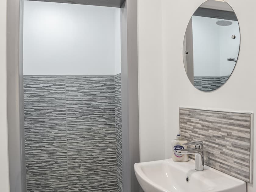Bathroom | Emmotland Retreat - Emmotland Holidays, Driffield
