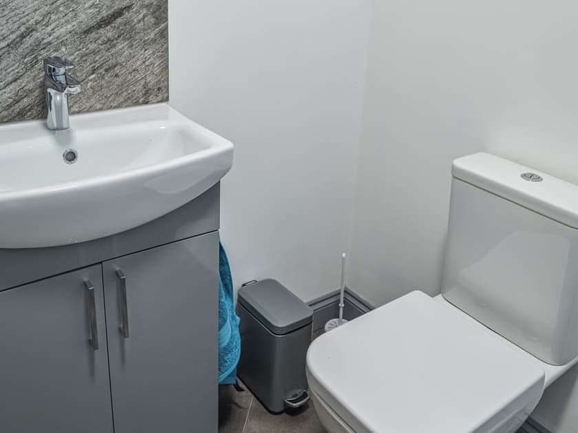 Bathroom | Emmotland Retreat - Emmotland Holidays, Driffield