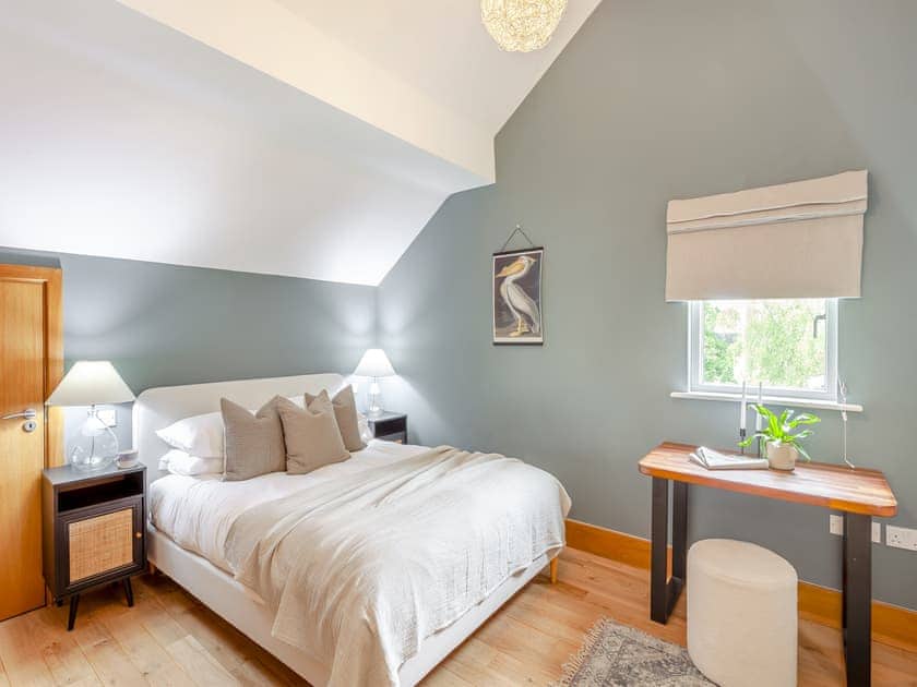 Double bedroom | Cuckoos Nest, Somerford Keynes, near Cirencester