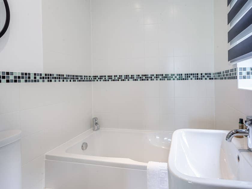 Bathroom | Cuckoos Nest, Somerford Keynes, near Cirencester