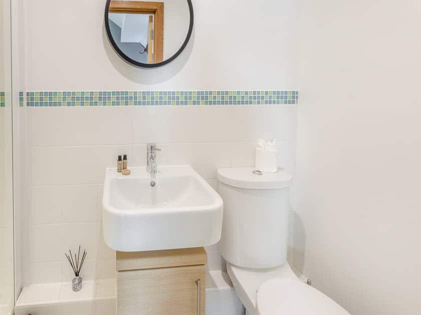 Bathroom | Cuckoos Nest, Somerford Keynes, near Cirencester