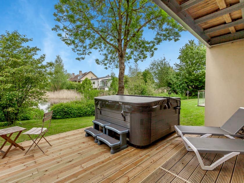 Decking | Cuckoos Nest, Somerford Keynes, near Cirencester
