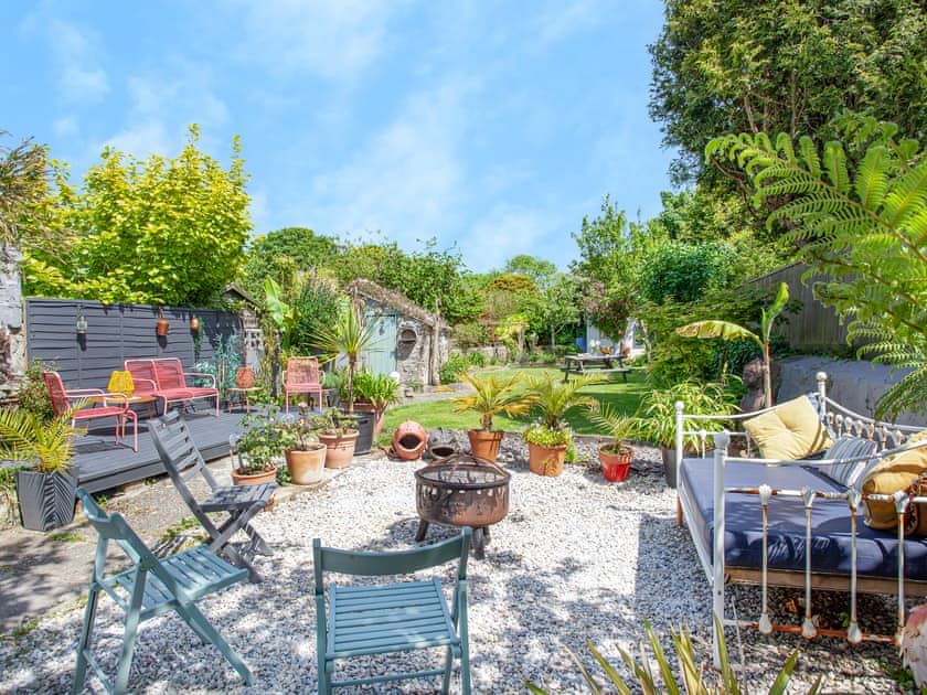 Sitting-out-area | Fern House, Redruth, near Portreath
