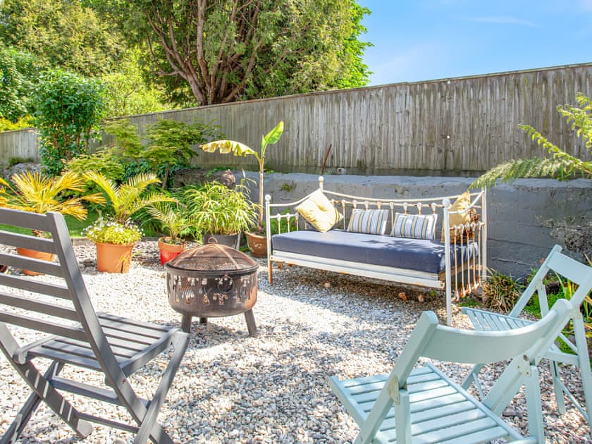 Sitting-out-area | Fern House, Redruth, near Portreath