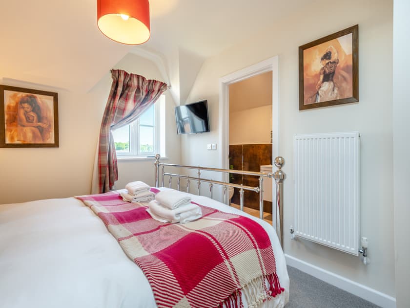Double bedroom | The Farmhouse - Bedborough Farm, Wimborne