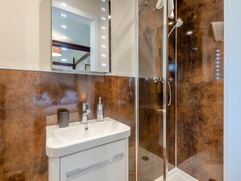 Bathroom | The Farmhouse - Bedborough Farm, Wimborne