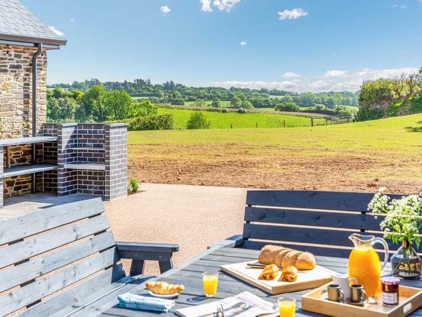 Outdoor eating area | Laplands, Halwell, near Totnes