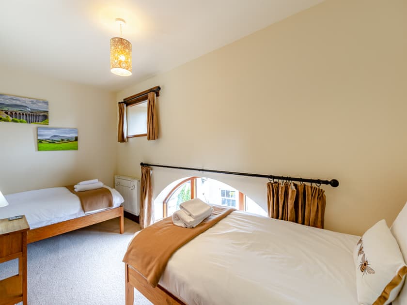 Twin bedroom | Warth Barn, Ingleton, near Settle