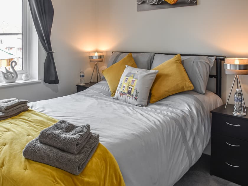 Double bedroom | Lily’s Cottage, Wroxham