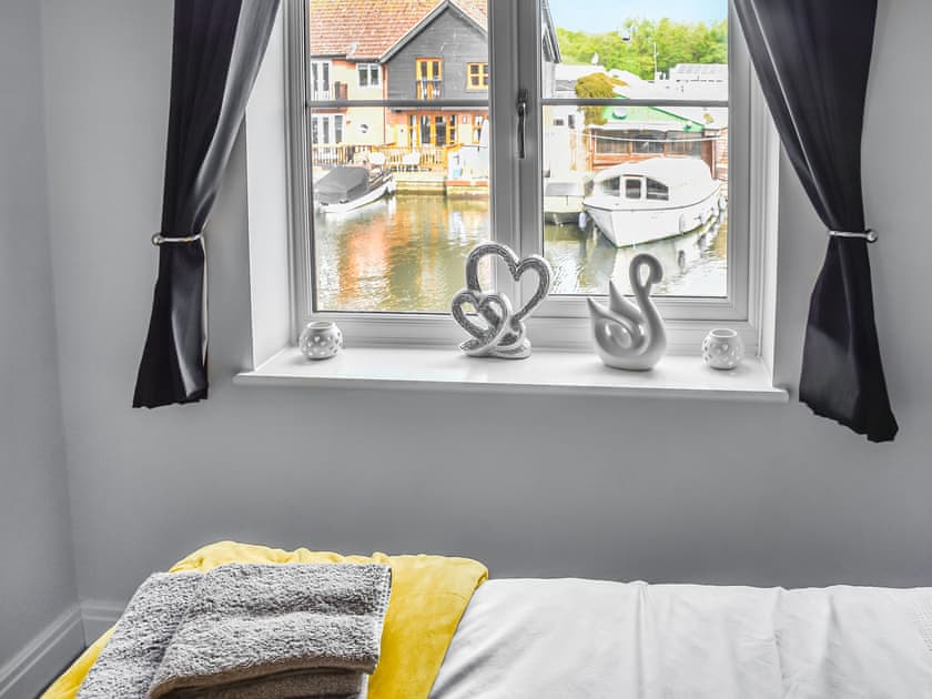 Double bedroom | Lily’s Cottage, Wroxham